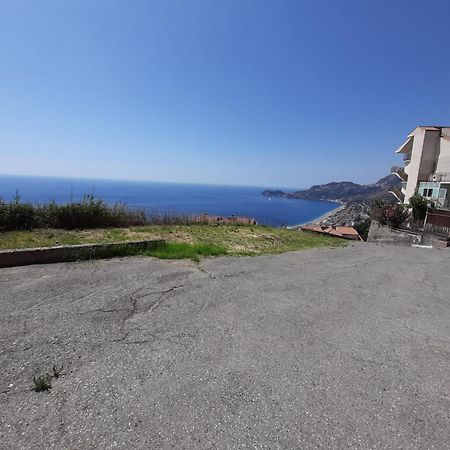 Appartement Nuova Casa Giulia à Letojanni Extérieur photo