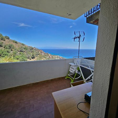 Appartement Nuova Casa Giulia à Letojanni Extérieur photo
