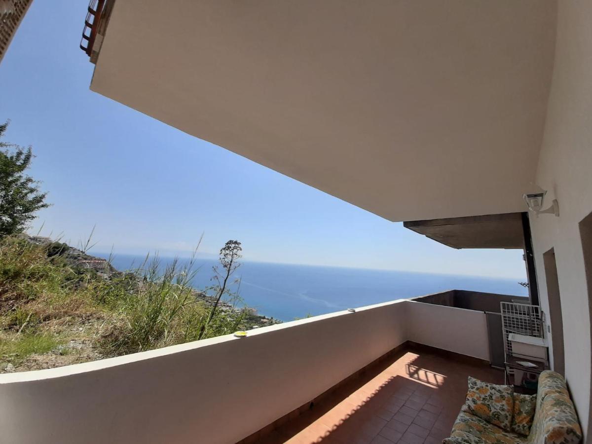 Appartement Nuova Casa Giulia à Letojanni Extérieur photo