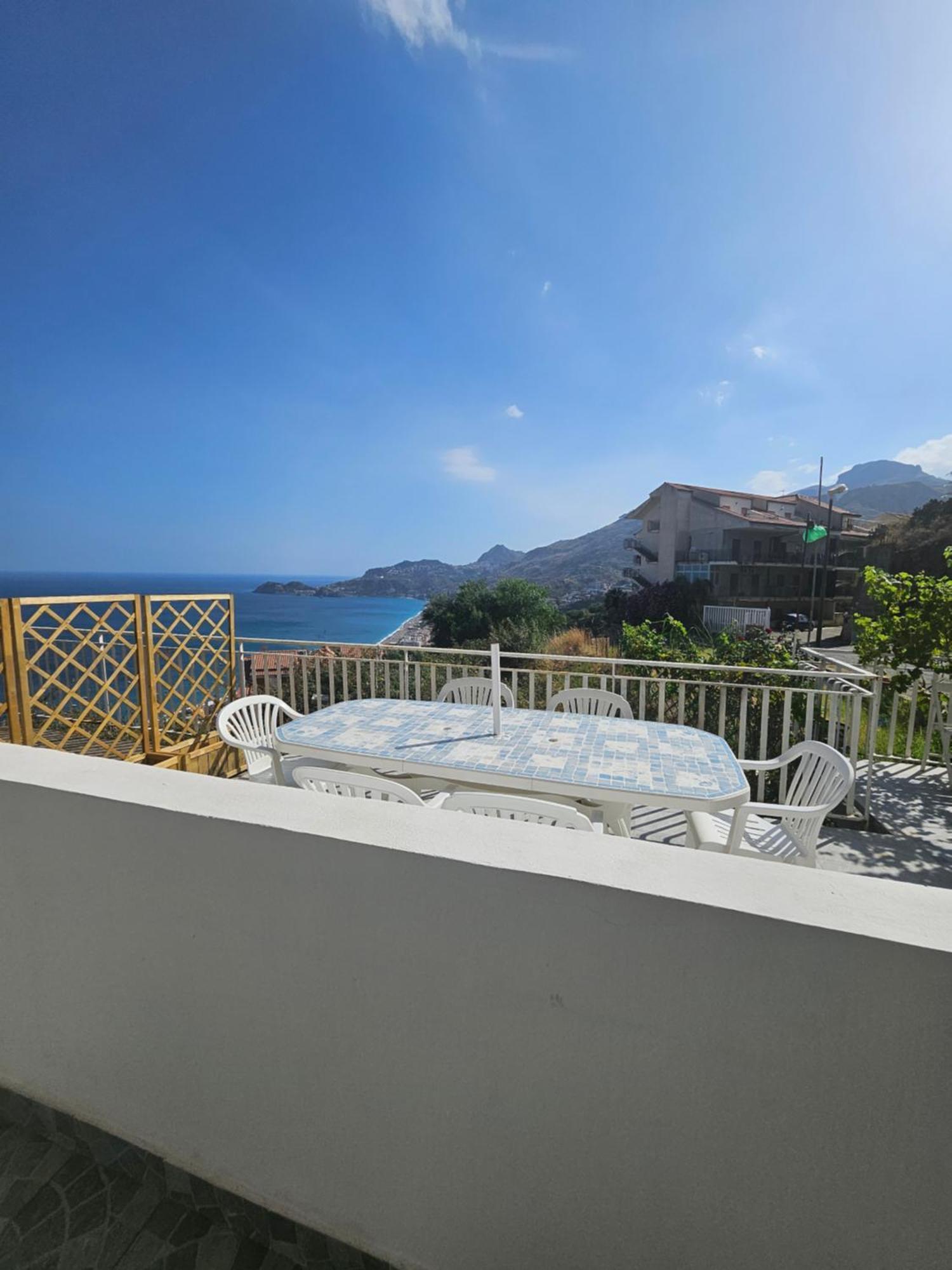 Appartement Nuova Casa Giulia à Letojanni Extérieur photo